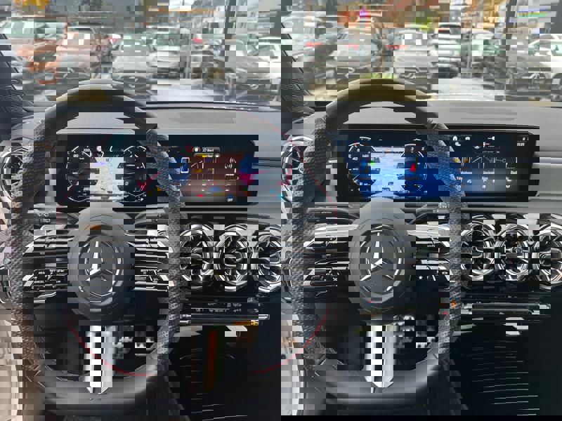 Image Mercedes-Benz CLASSE A A 200 Compacte AMG Line 